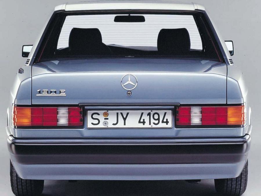  Mercedes-Benz 190 E 1988 года  (фото 3 из 11)